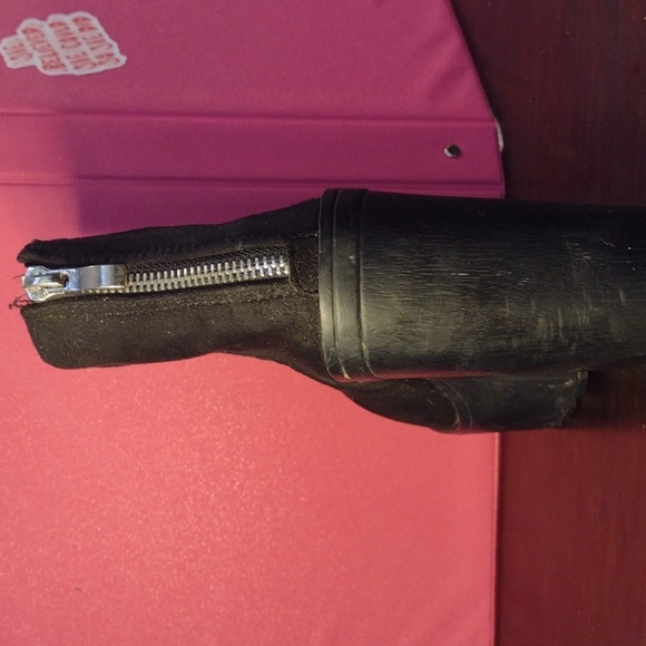 Black suede ankle boot - Picture 3 of 4